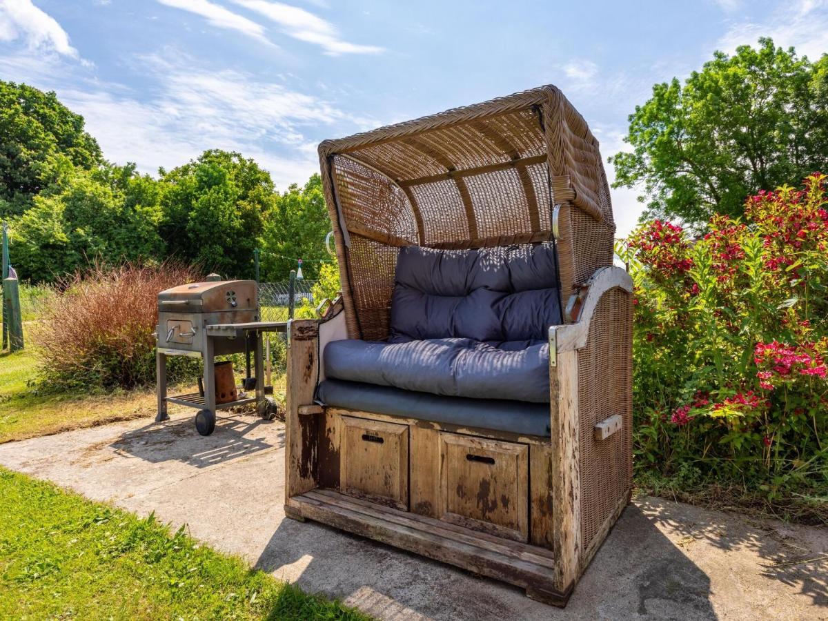 Snug Holiday Home In Divitz Spoldershagen Near Skydiving Exteriér fotografie