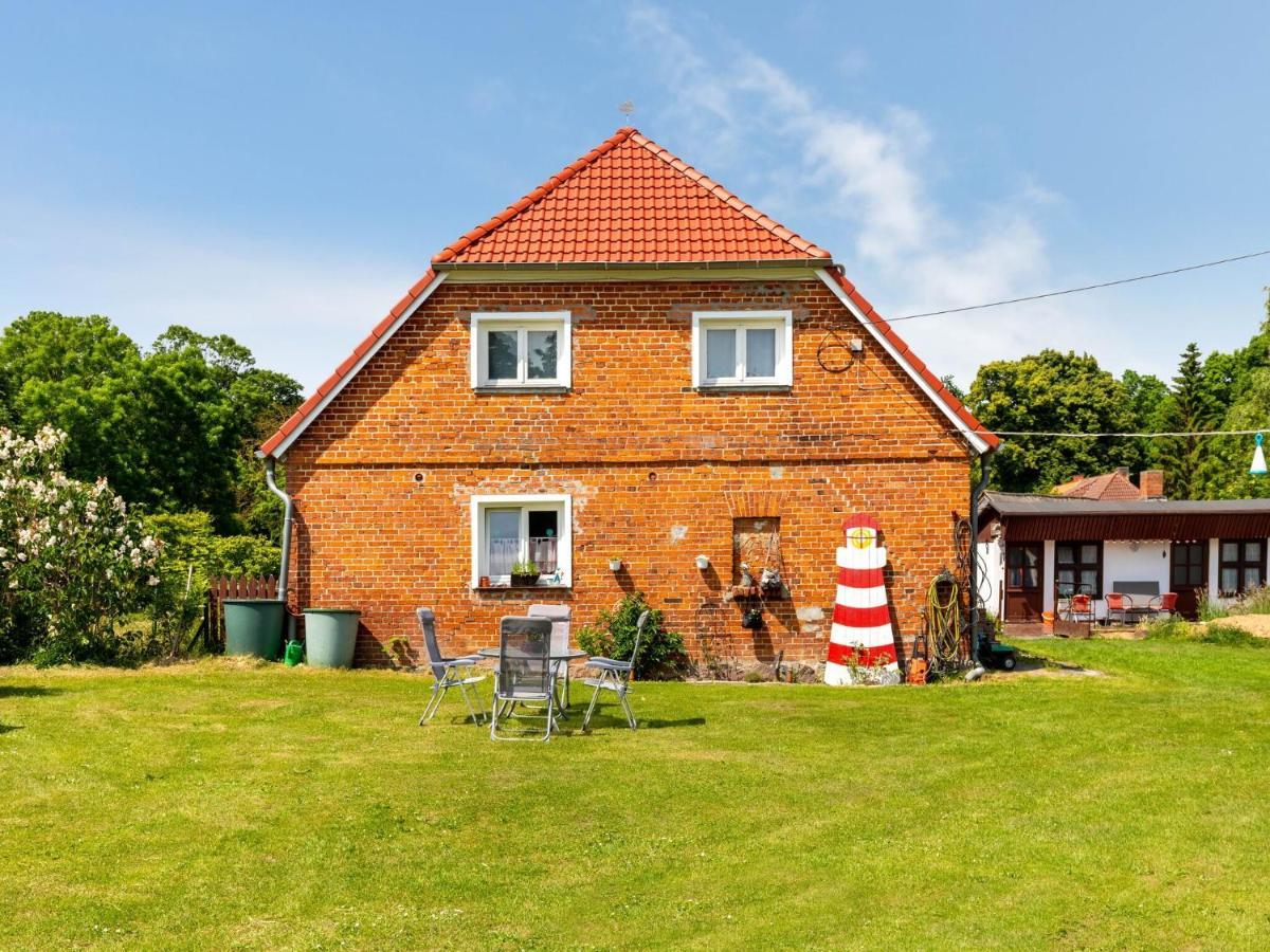 Snug Holiday Home In Divitz Spoldershagen Near Skydiving Exteriér fotografie